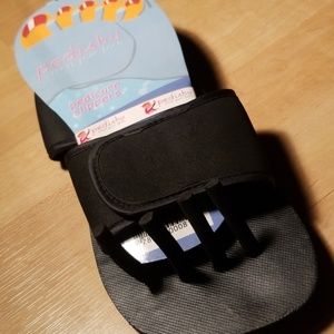 PEDICURE SLIPPERS